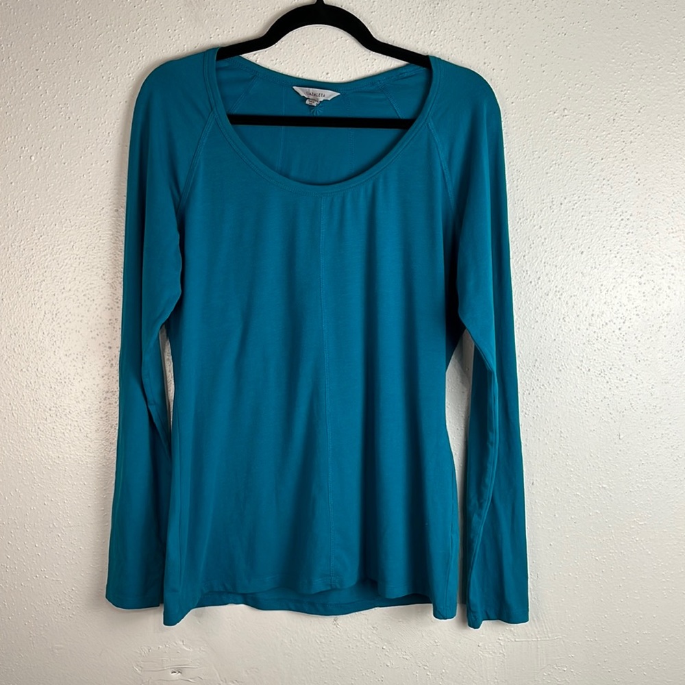 Athleta long sleeved top size L